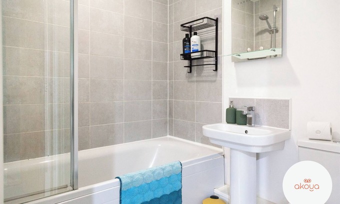 Wakefield House | A Stunning Central Wakefield Cozy Gem - Free Wi-Fi & Parking - Pet Friendly