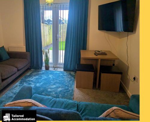 Margam House | A Swansea Getaway - 3 Bedroom Home with Hot Tub