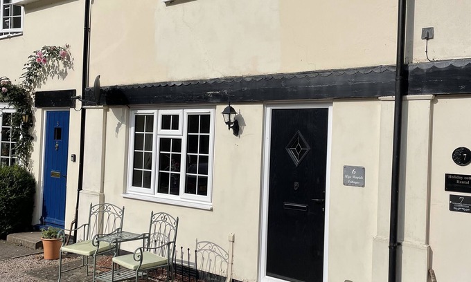 Symonds Yat Cottage | A terraced mews cottage close to the banks of the River Wye with beautiful views