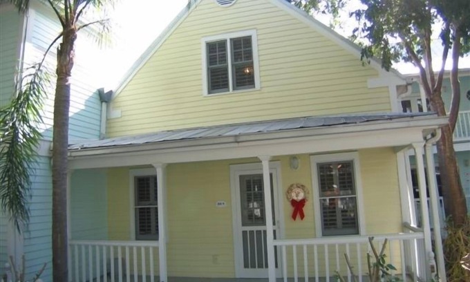 Truman Annex Cottage | A Touch of Bermuda at Truman Annex