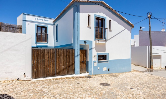 Montes de Alvor House | a unique space in the heart of Montes de Alvor village
