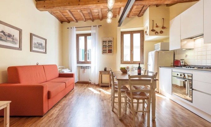 San Lorenzo Apartment | A window on Florence
