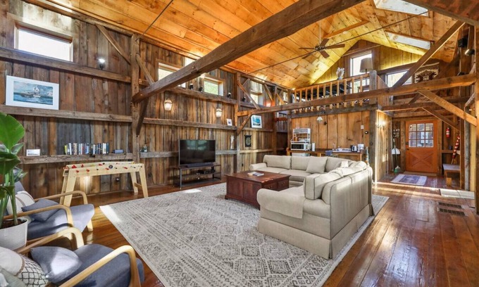 Monterey House | A Writer's Retreat at The Barn