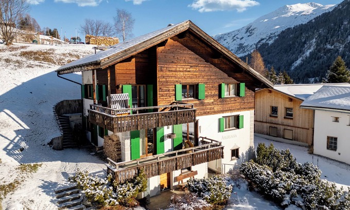 Davos-Dorf Ski Chalet | A&Y luxury chalet with sauna & whirlpool, ideal for families & nature lovers in Davos