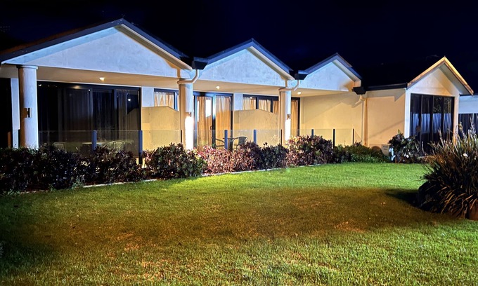 Port Fairy Hotel | A1 Motels Port Fairy Motel and Apartments