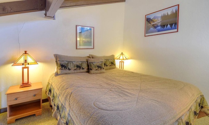 Yosemite West Condo | (A212) Loft Condominiums