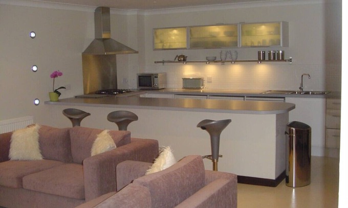 Bilston Apartment | Aaron Glen Apartments - Sheil