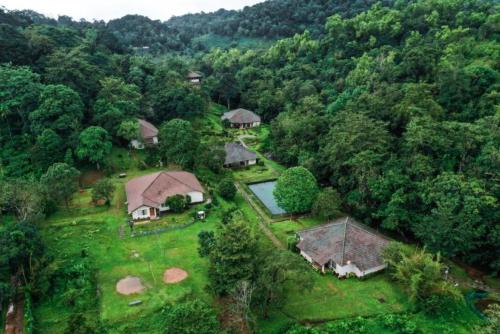 Lakkidi Hotel | Abad Brookside Wayanad