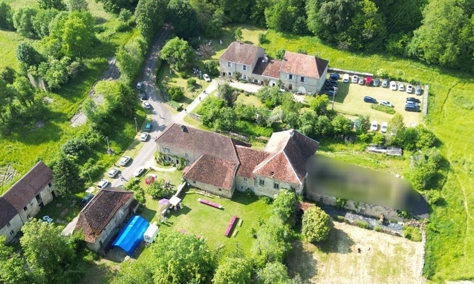 Montigny-les-Cherlieu House | Abbey gîtes in a hamlet steeped in history