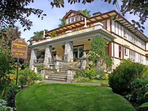 Rockland Bed & Breakfast | Abbeymoore Manor