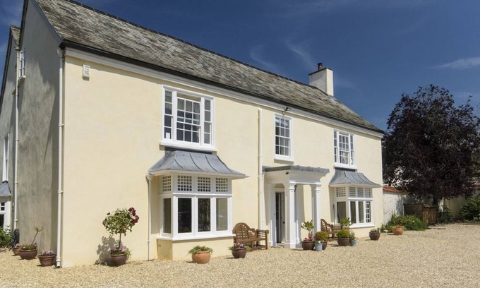 Honiton Cottage | ABBOTS MANOR, pet friendly, luxury holiday cottage in Combe Raleigh