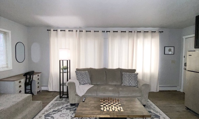 Tudor Area Bed & Breakfast | Abby's-Dedicated, Clean, Comfortable, Near U-Med