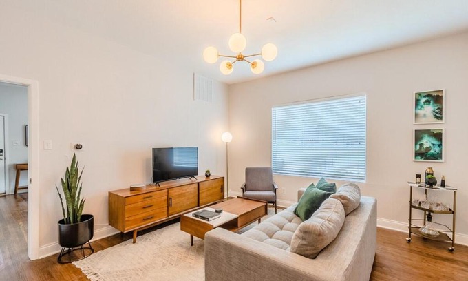 Cedars Apartment | Abode Dallas - The Cedars Downtown