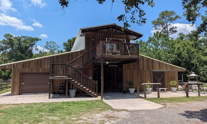Chuluota House | Above the Barn at Rustic Pines