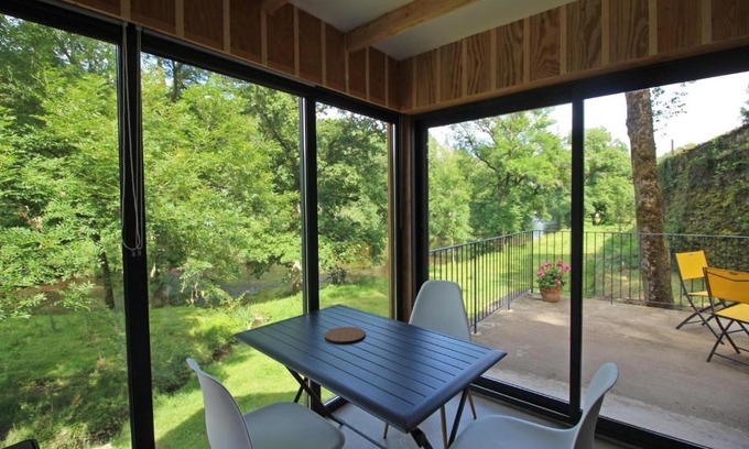 Blanzac House | Abri du martin pecheur