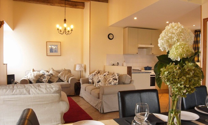 Les Champs-Geraux Cottage | Abricot, Family gite with character