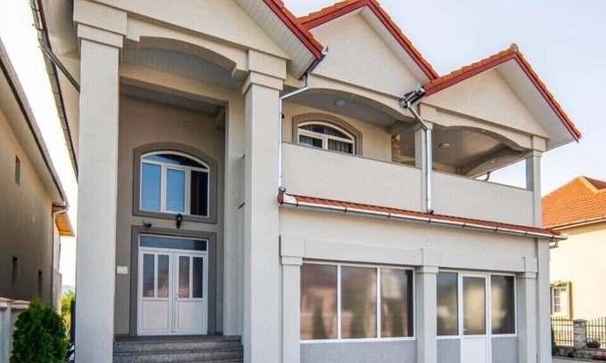 Hateg House | Absolut Residence Hateg, best place to stay in Transylvania for a group of 17