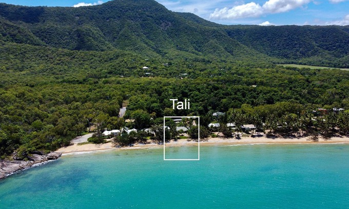 Mowbray House | Absolute Beach Front