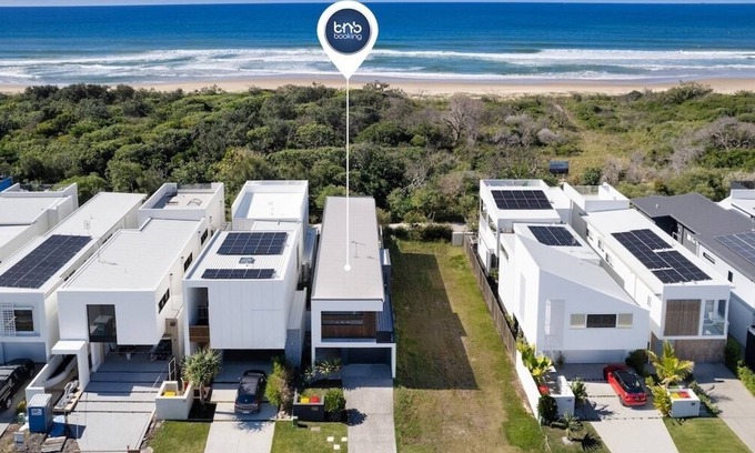 Marcoola House | Absolute Beachfront Marcoola 4BR, Heated Spa