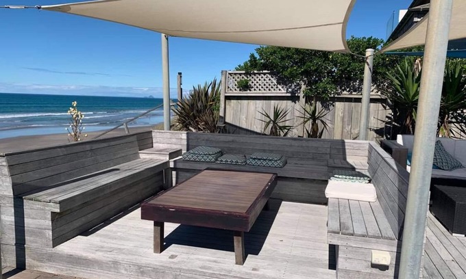 Pukehina House | ABSOLUTE BEACHFRONT PARADISE