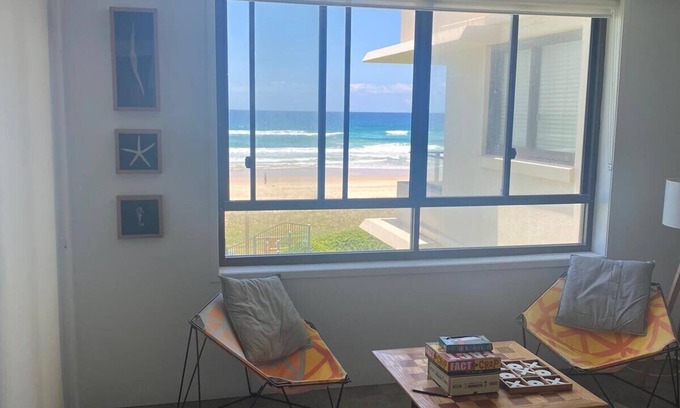 Mermaid Beach House | Absolute Beachfront