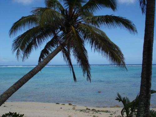 Rarotonga House | Absolute Beachfront - A Slice of Paradise!