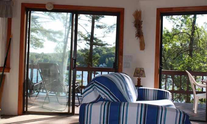 Castleton House | Absolute Lakefront House on Beautiful Bomoseen.