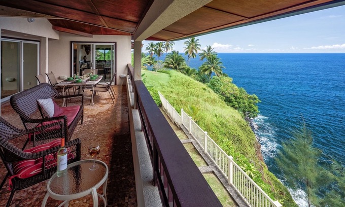 Hilo House | Absolute Oceanfront in Hilo! Read our Reviews!