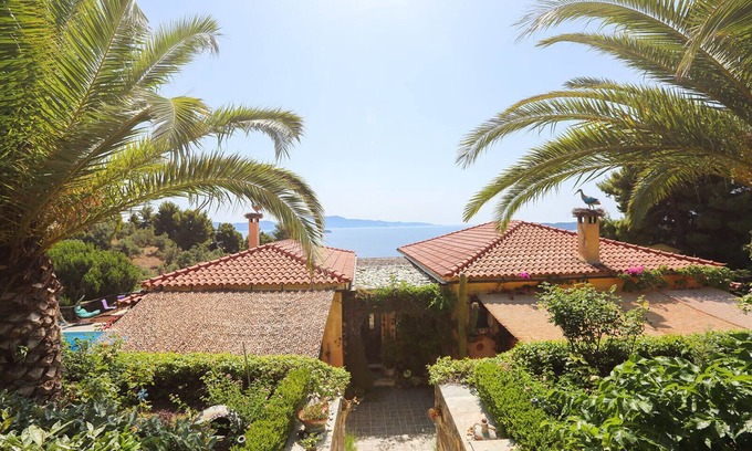 Achladies Apartment | Absolute sea view apartment"Birds"in Luxury Villa Stratos Skiathos best location