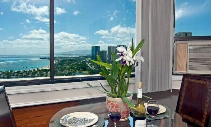 Waikiki Apartment | Absolutely Ocean View - Great Location - Legal - Free Parking