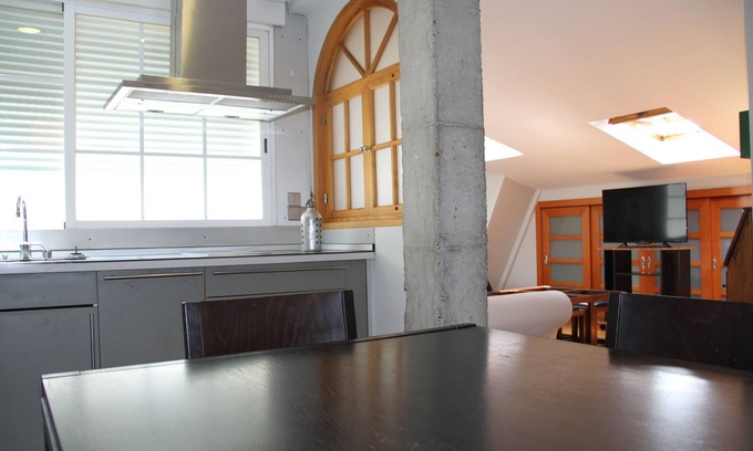 Arganzuela Apartment | ABUHARDILLADO APARTMENT in MADRID RIO/MATADERO. WIFI