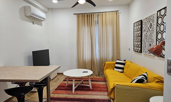 Kolokinthou Apartment | Academia 02 flat by the Park