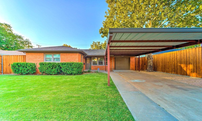 Lubbock House | Accessible Lubbock Home w/Yard: Near Texas Tech!