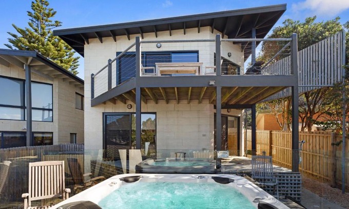 Apollo Bay House | Achilles
