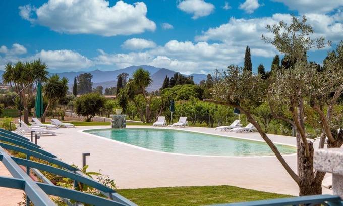 Cardedu Apartment | Acquamarina n.5 in residence with swimming pool just 50m from the sea.