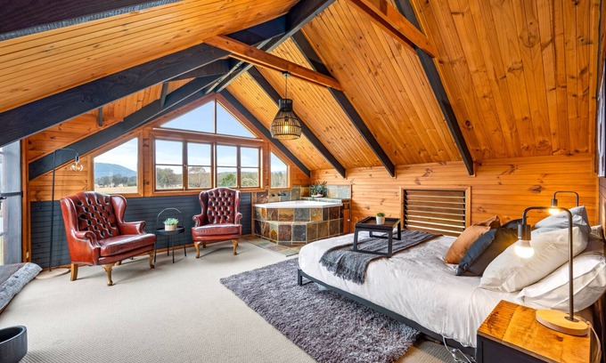 Ellalong House | Acreage Home in The Heart of Hunter Valley