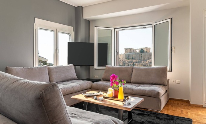 Mets Apartment | Acropolis Eclipse