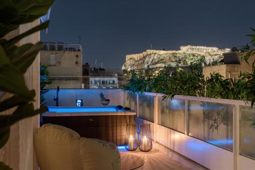 Monastiraki Apartment | Acropolis View Plunge Pool Loft