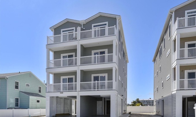Fenwick Island Condo | Activities included up to $300 FREE PER WEEK! GREAT LOCATION FOR YOUR NEXT FAMILY VACATION!