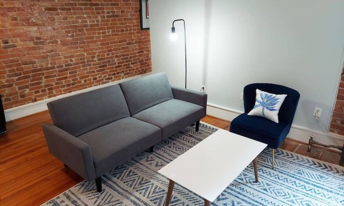Adams Morgan Bed & Breakfast | Adams Morgan, Charming, 1 Bedroom Walk Everywhere!