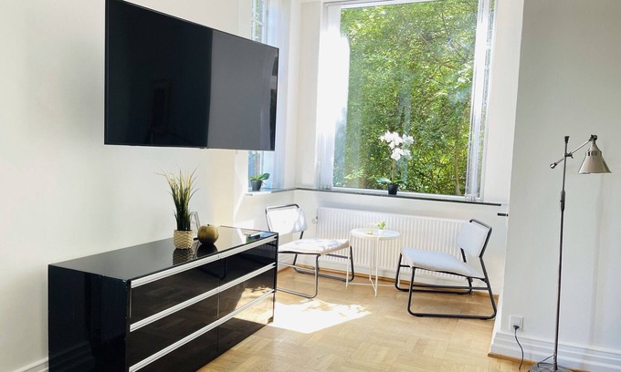 Aalborg Apartment | aday - Aalborg mansion - Open bright apartment with garden