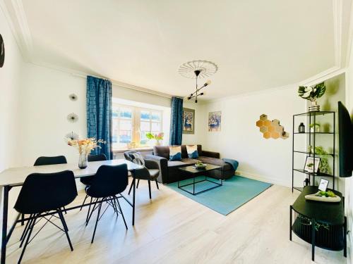 Aalborg Apartment | aday - Modern 2 Bedroom Charming Central Apartment with Public Parking