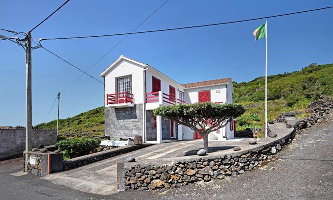 Calheta de Nesquim House | Adega Pedra do Lagar