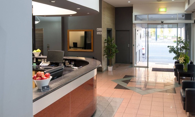 Adelaide Central Business District Hotel | Adelaide Riviera Hotel