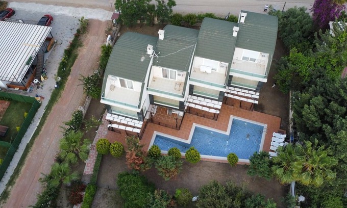 Karaoz Villa | Aden's Villas J2