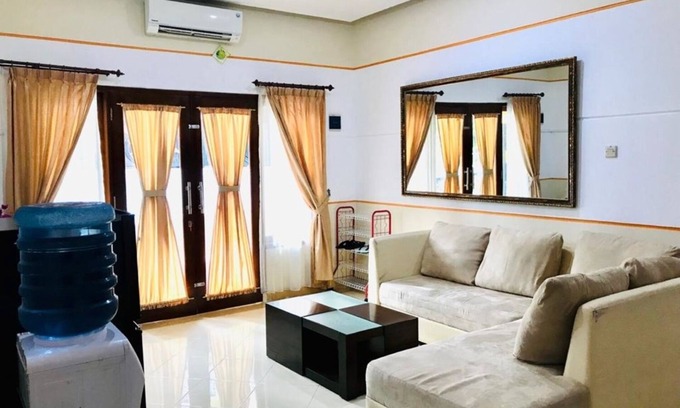 Yogyakarta House | Adiputra Guesthouse Tata Bumi