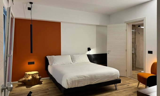 Orzinuovi House | AdisArtur Elegant Rooms