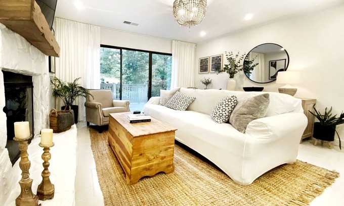 Sardis Forest House | Adorable 2-br guest suite minutes from SouthPark/Uptown