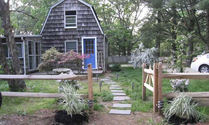 Amagansett North House | Adorable Amagansett Cottage, Walk to Town or Beach