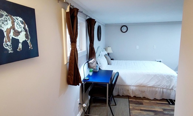 Noblesville Apartment | Adorable and Clean Suite walk to Downtown Noblesville